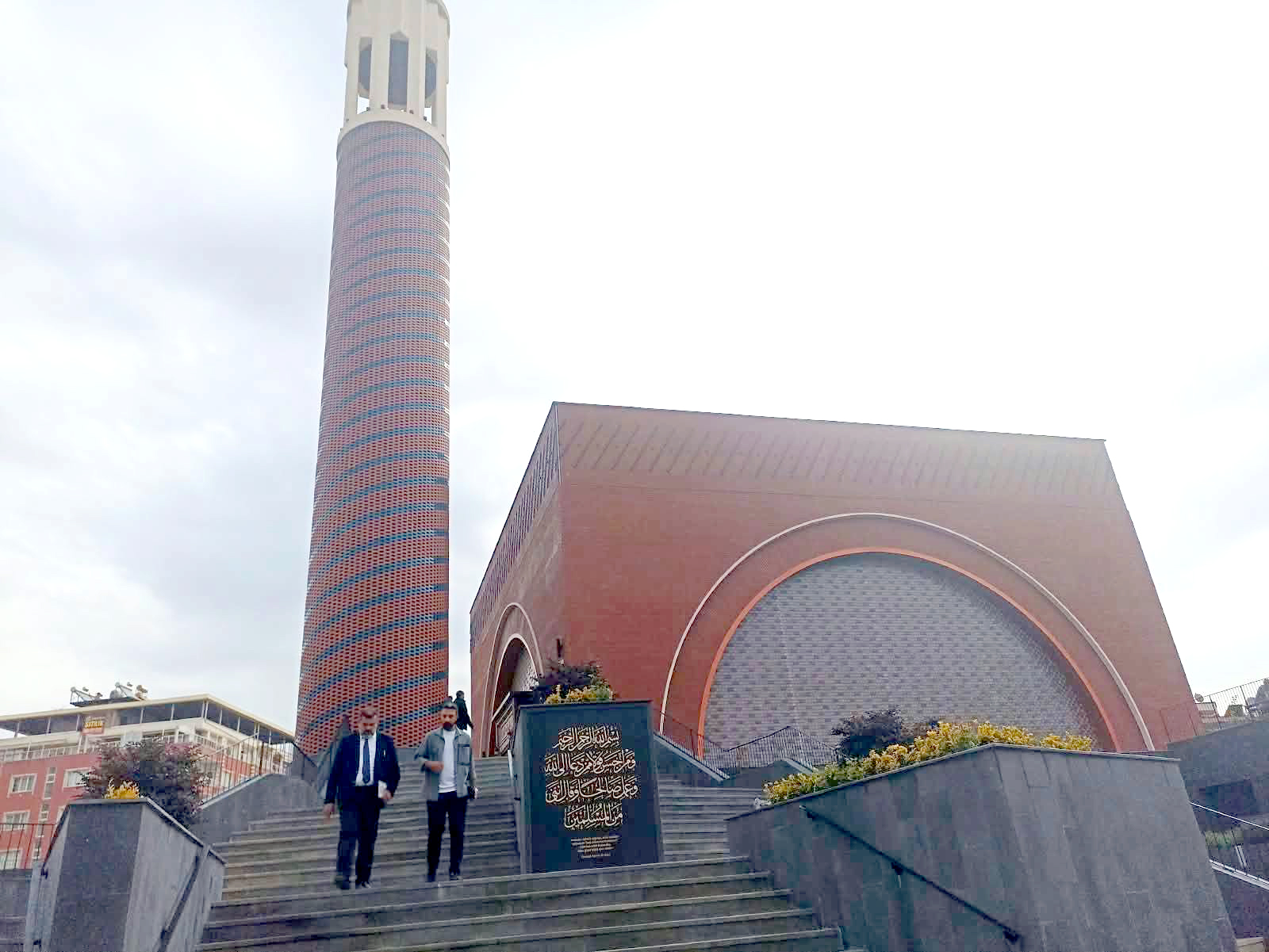 Kardeşlik Camii Açılış İçin Gün Sayıyor