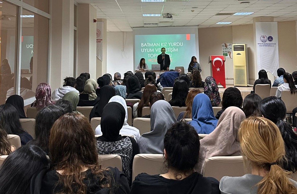 Batman Kız Öğrenci Yurdu’nda Uyum Buluşması