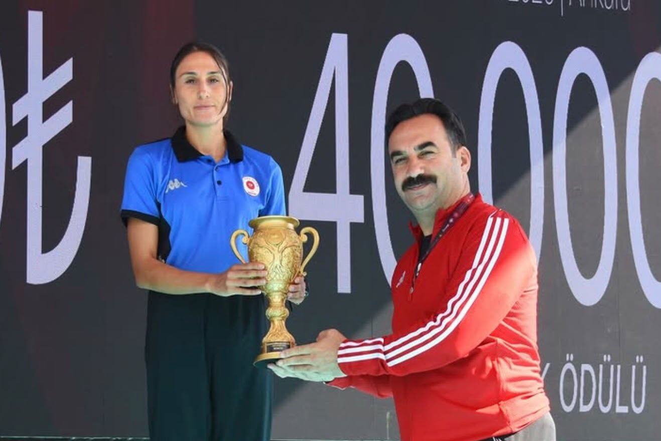 Altın Kız Ruken Tek’ten Gümüşlü dönüş