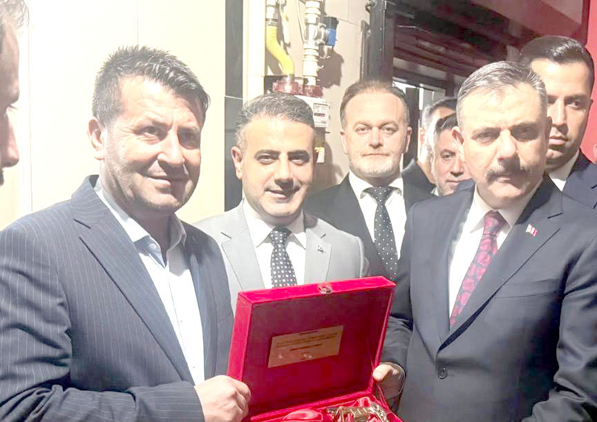 İŞ İNSANI MAHSUM ZENGİN’DEN İÇİŞLERİ BAKANI ÇİFTÇİ’YE PLAKET HEDİYE ETTİ